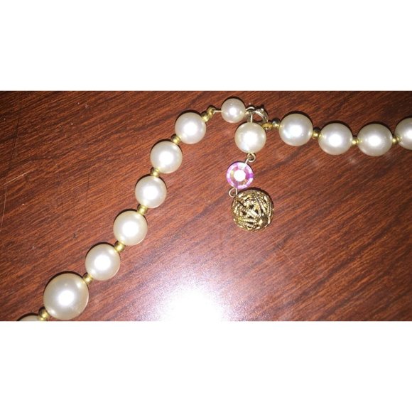 Womens Faux Pearl and Crystal Drop Necklace with 2 Pairs of Earrings - Picture 5 of 9